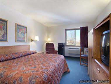 Super 8 By Wyndham Westminster Denver North Exterior photo